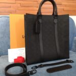 ルイヴィトン トリヨン モノグラム サックプラ トートバッグ ブラック M21866