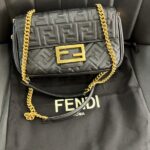 フェンディ バゲット チェーン ミディ バッグ